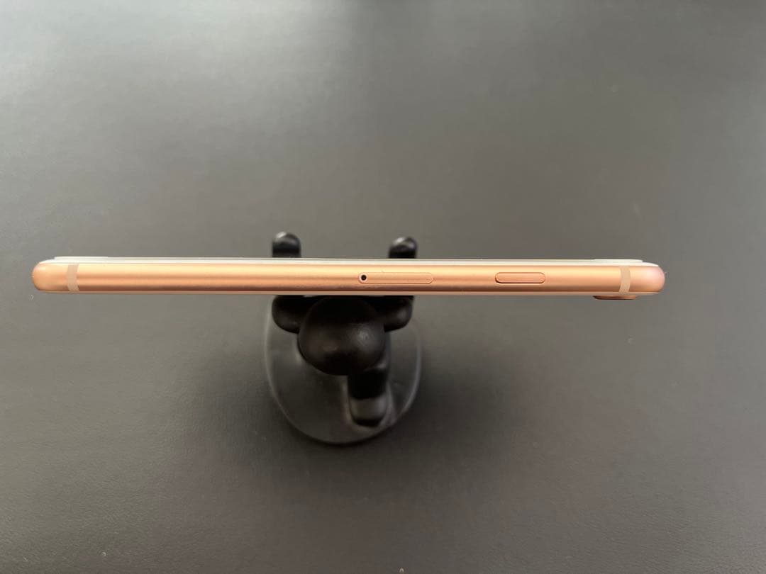 美品　iPhone8 64GB バッテリー100%