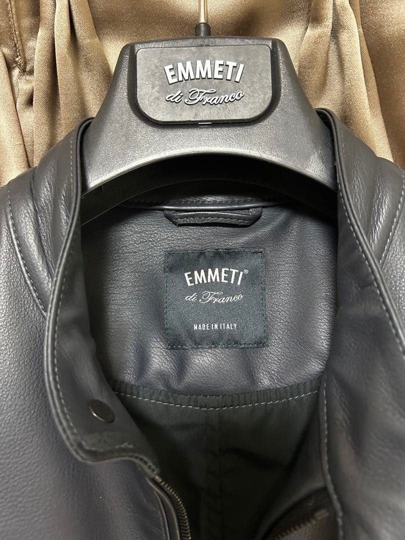 【美品】EMMETI エンメティ JURI ダークグレー 44 限定カーフレザー