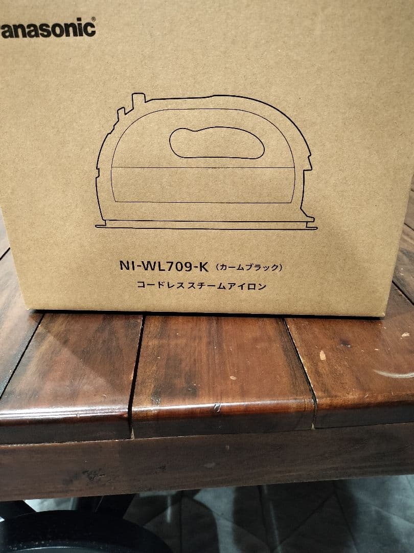 Panasonic コードレススチームアイロン NI-WL709-K