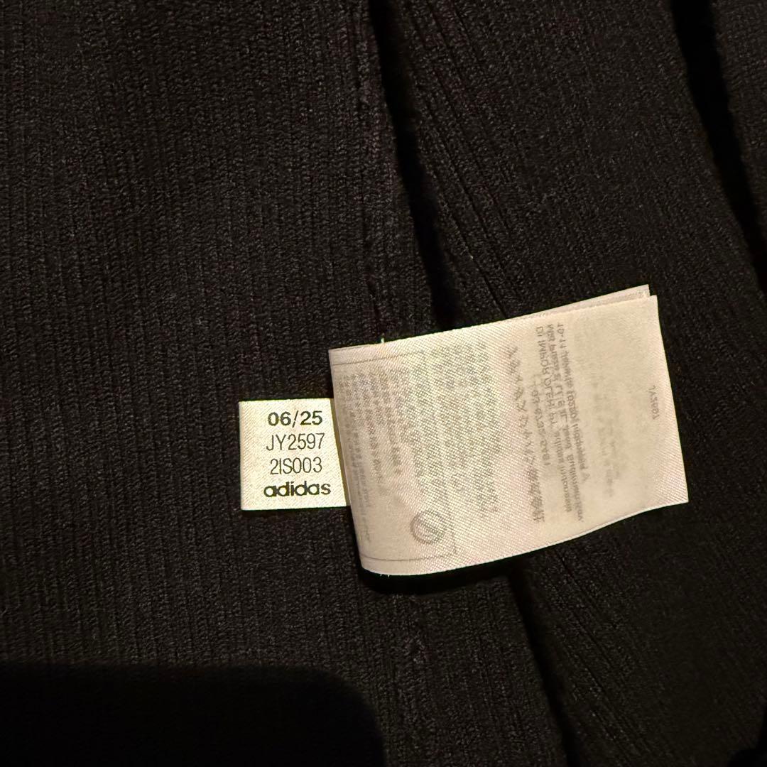 完売！アディダスアディカラー　スリーストライプス スリム ニット　ブラック
