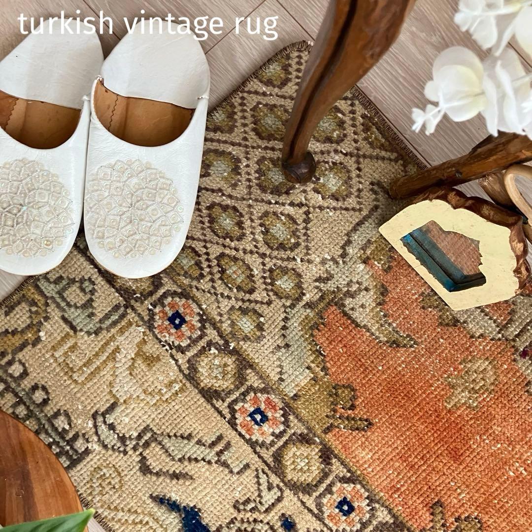 ミルキーべージュ✳︎48×77✳︎ブラウン　ブルー　オレンジ　トルコヴィンテージラグ