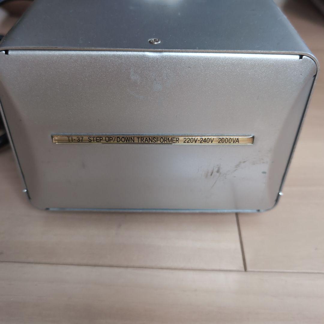 t*o様 カシムラ製TI-37ステップアップ/ダウントランスフォーマー 2000
