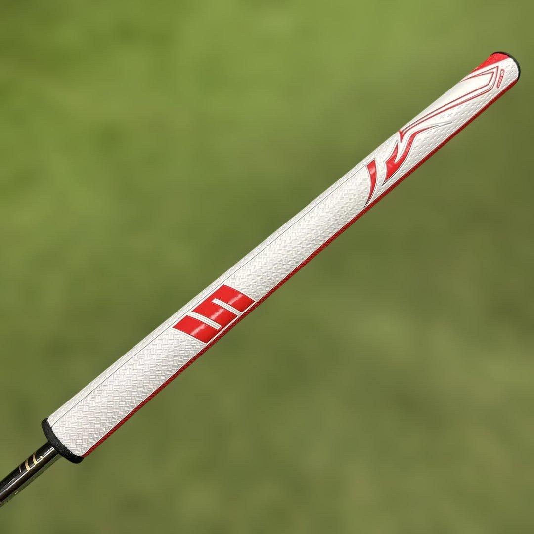 Odyssey Sabertooth+SuperStrokeグリップ 38インチ