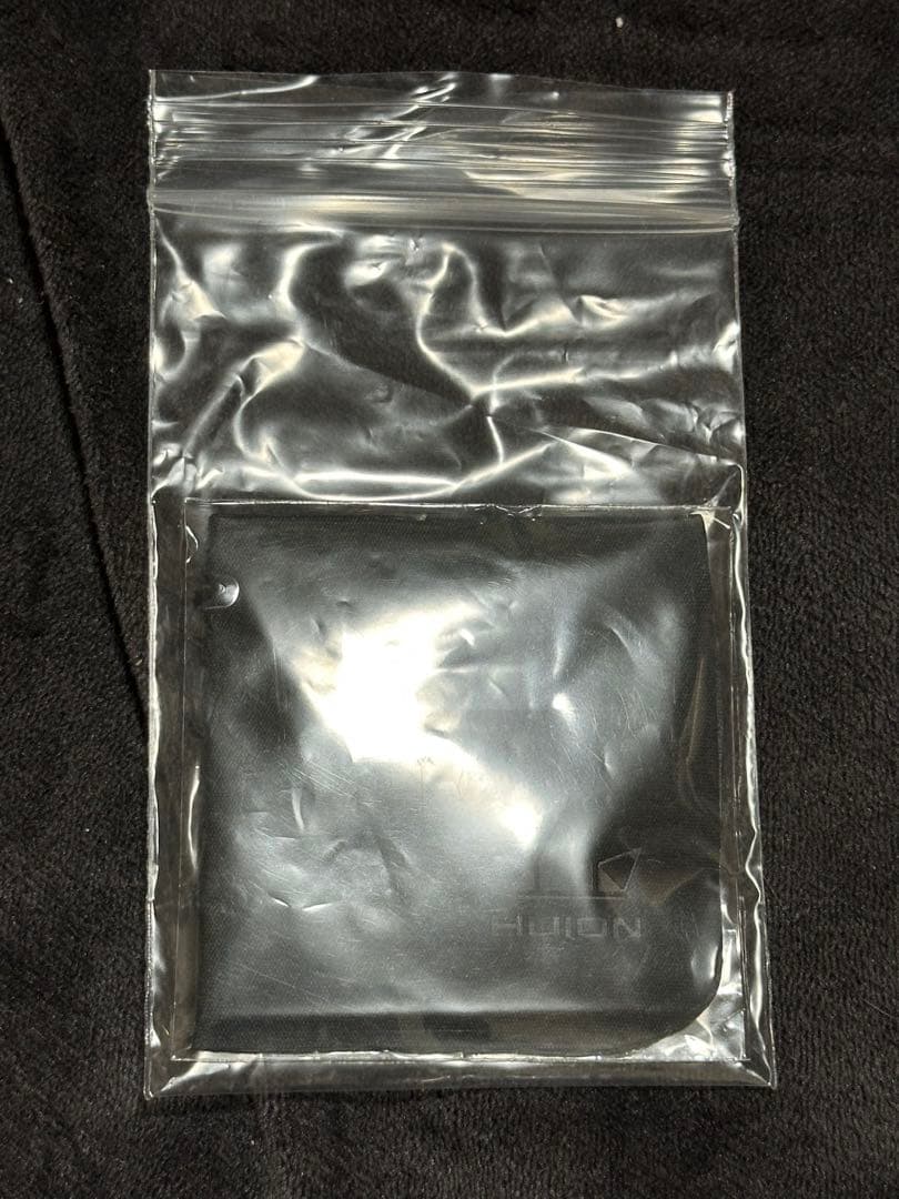 HUION KAMVAS 22 Plus 液タブ