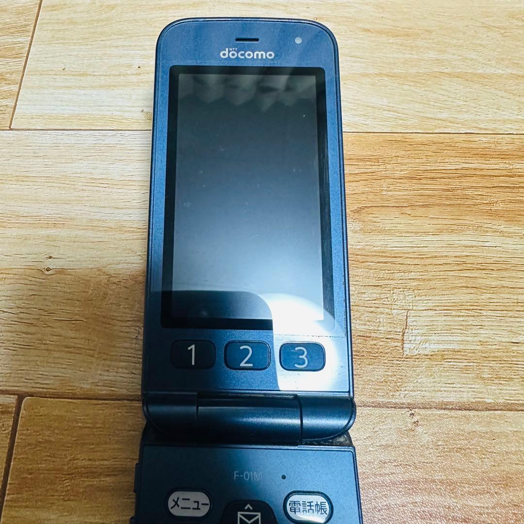 ドコモ らくらくホン F-01M ネイビー nanoSIM対応 通電動作OK