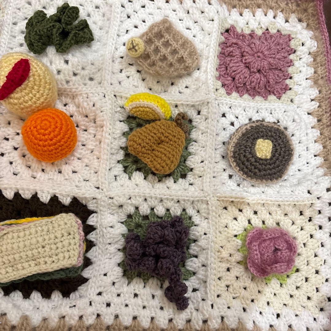 美味しそうなブランケット❤️食べ物モチーフブランケット　かぎ針編み❤️