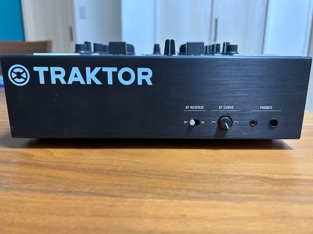 TRACTOR KONTROL Z2 DJミキサー