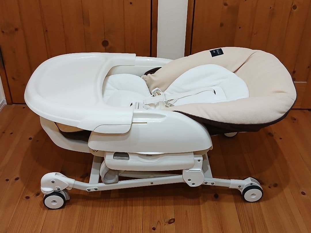 美品 コンビ ネムリラ ベビーラック チェア