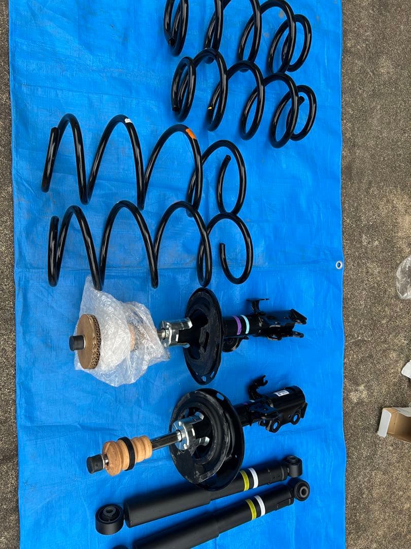 30系ヴェルファイア後期Ｘ 純正サスペンション新車外し