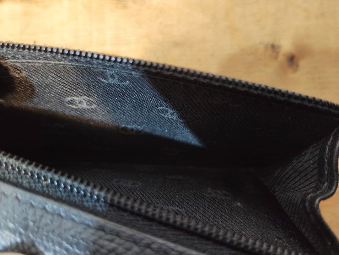 鑑定済CHANEL ブラックレザー 折り財布 チェーン付きシャネルフランス製