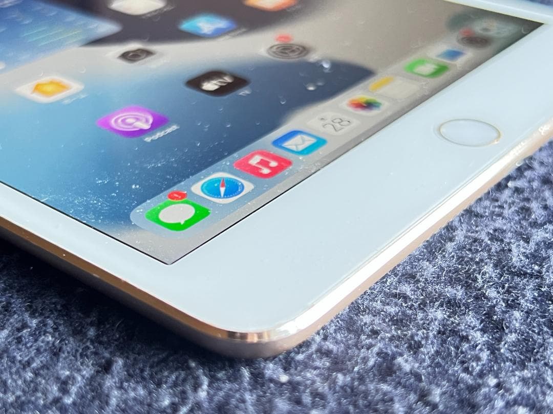 ipad mini 4 silver wi-fi ６４GB バッテリー１００%