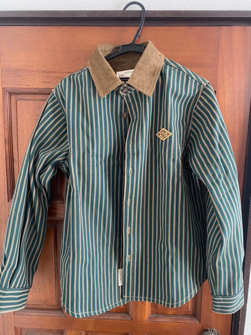 Karaku 刺繍ワッペン コーデュロイ切替裏フリースストライプシャツ