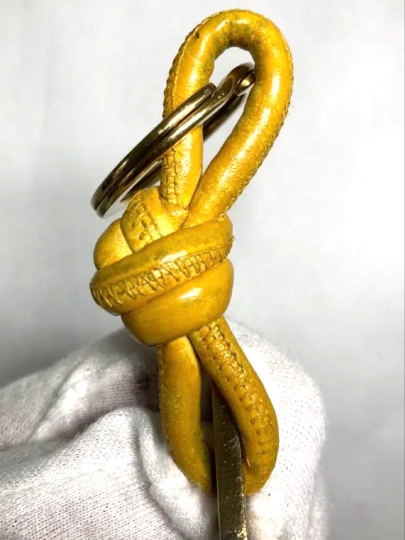 ボッテガヴェネタ レザー ゴールド金具 トライアングル キーホルダー チャーム