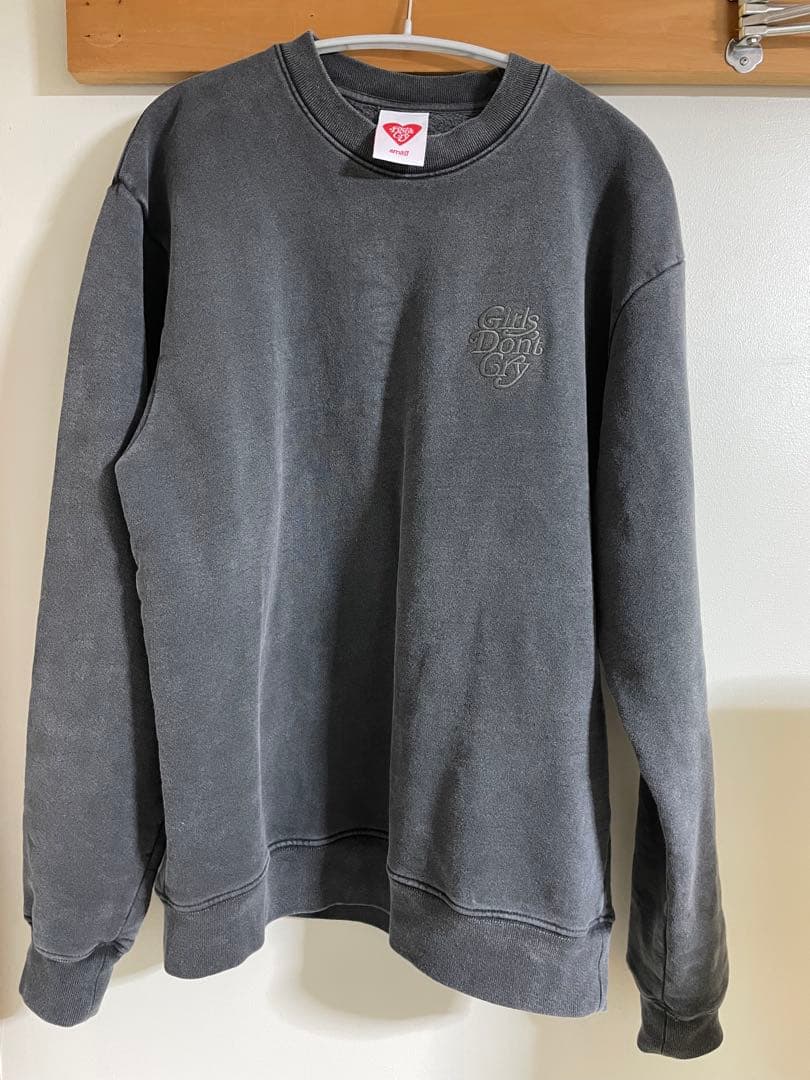 Girls Don't Cry トレーナー S ダークグレー