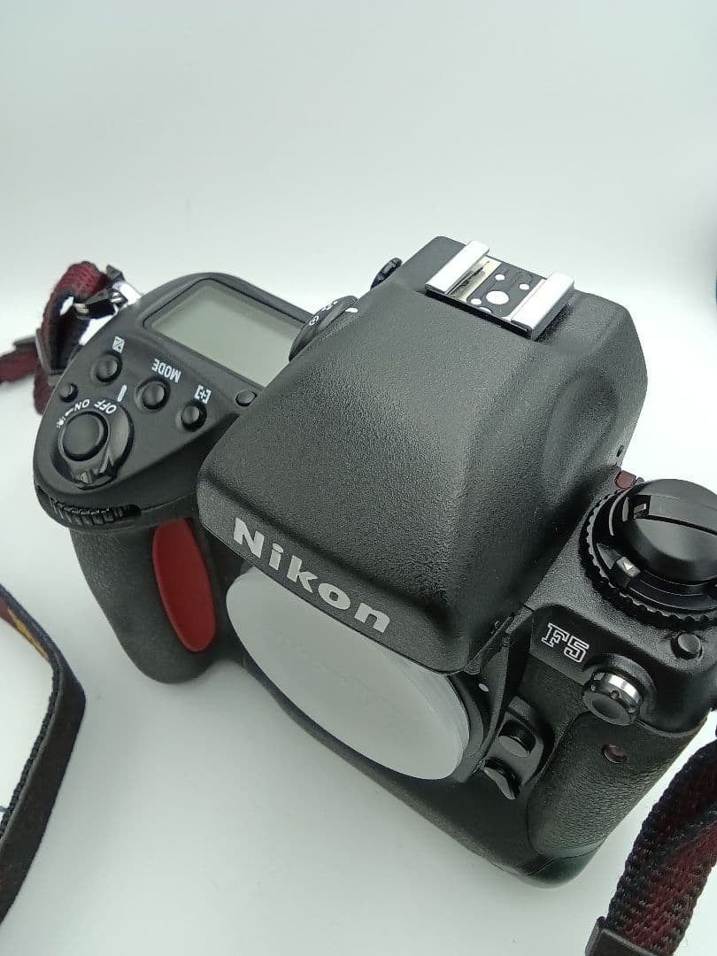 【SALE】Nikon フィルム一眼レフカメラ/ おまけケース付き