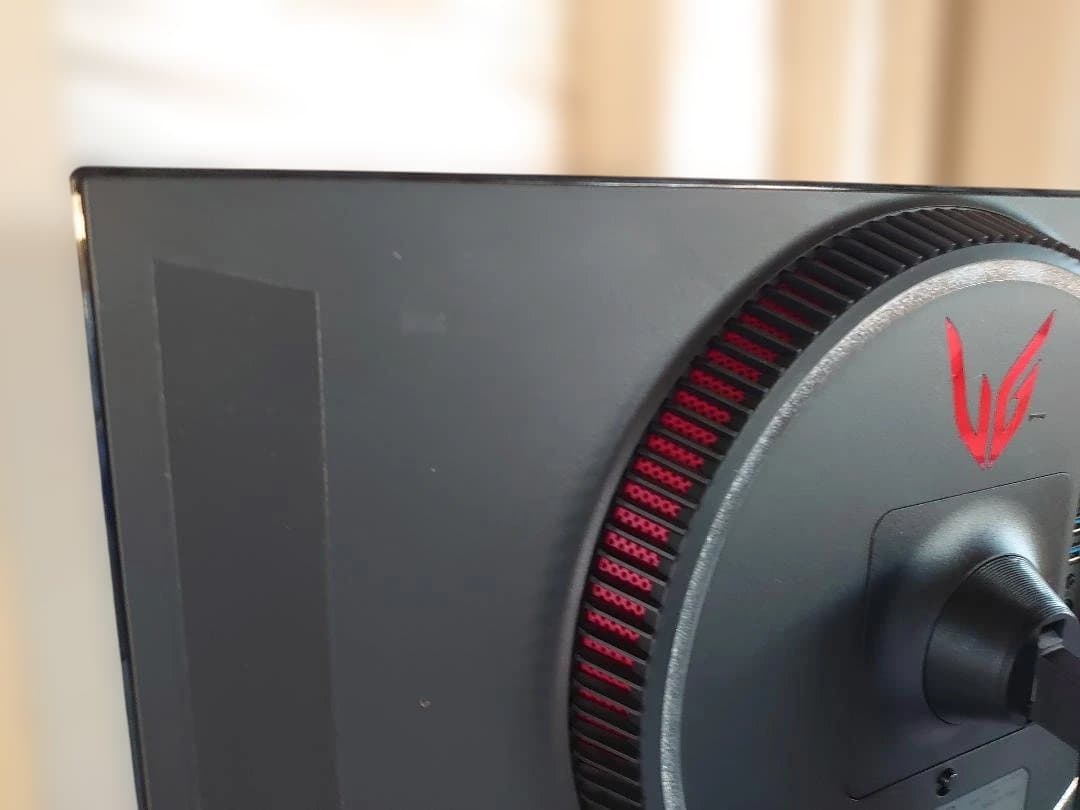 LG UltraGear 27GP95R-B 4K@144Hz ライン抜けあり