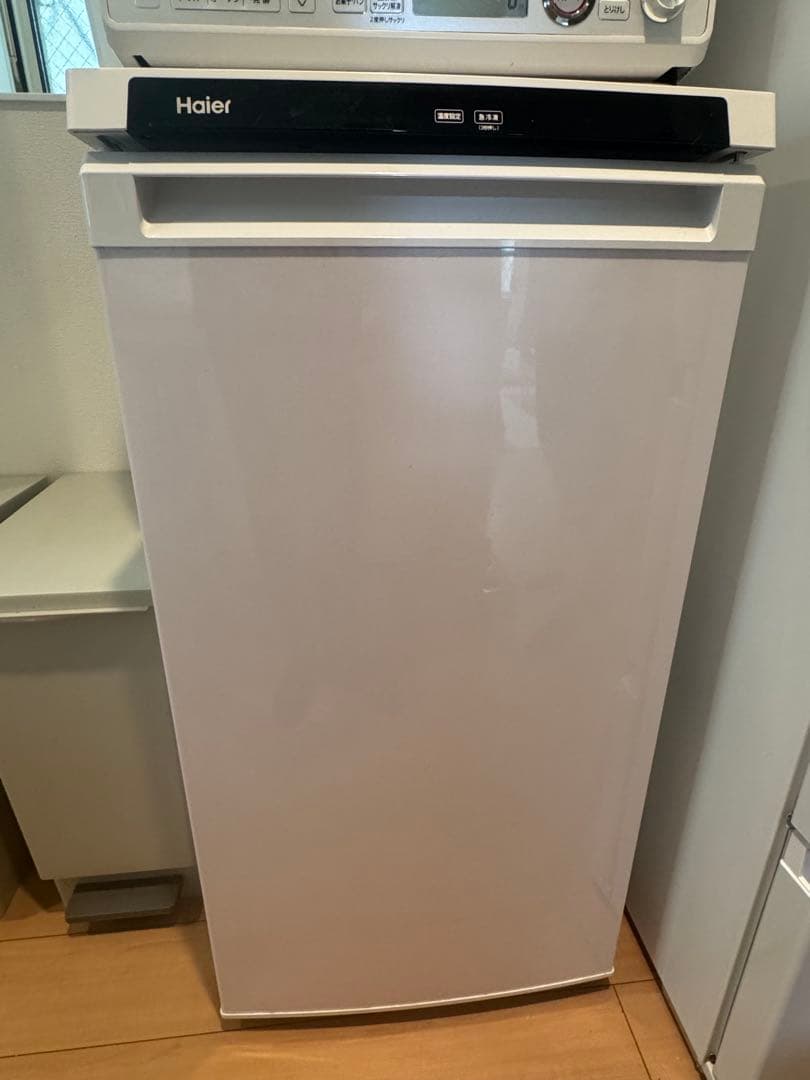 専用Haier 冷凍庫 前開き 102L 直冷式 右開き JF-NU102C-W