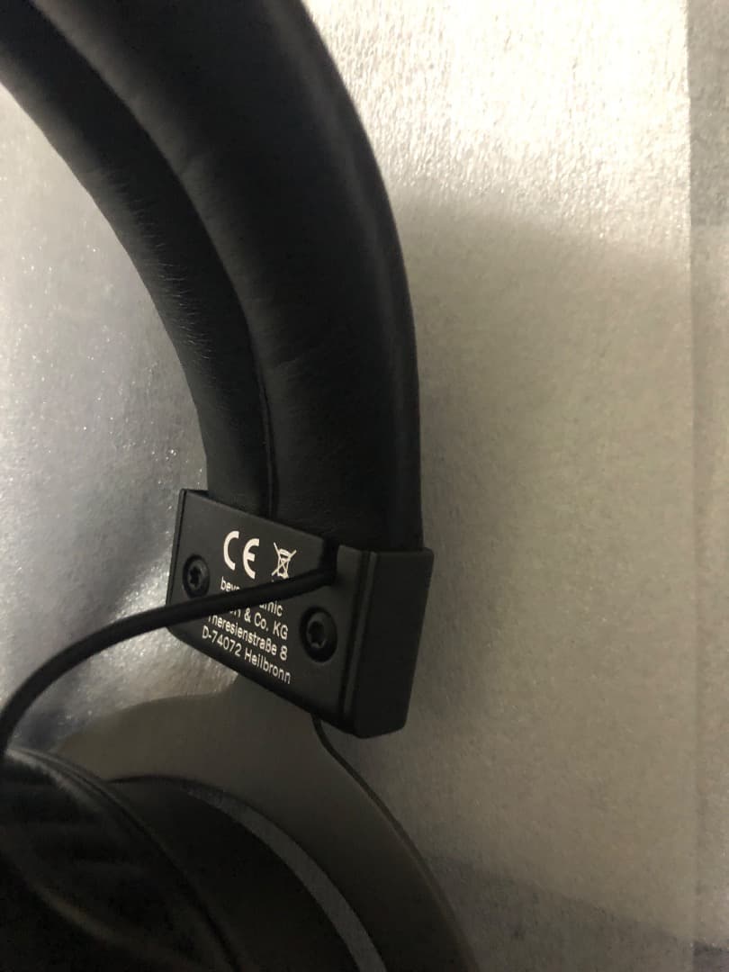 Beyerdynamic DT 1990 PRO + Lightningケーブル