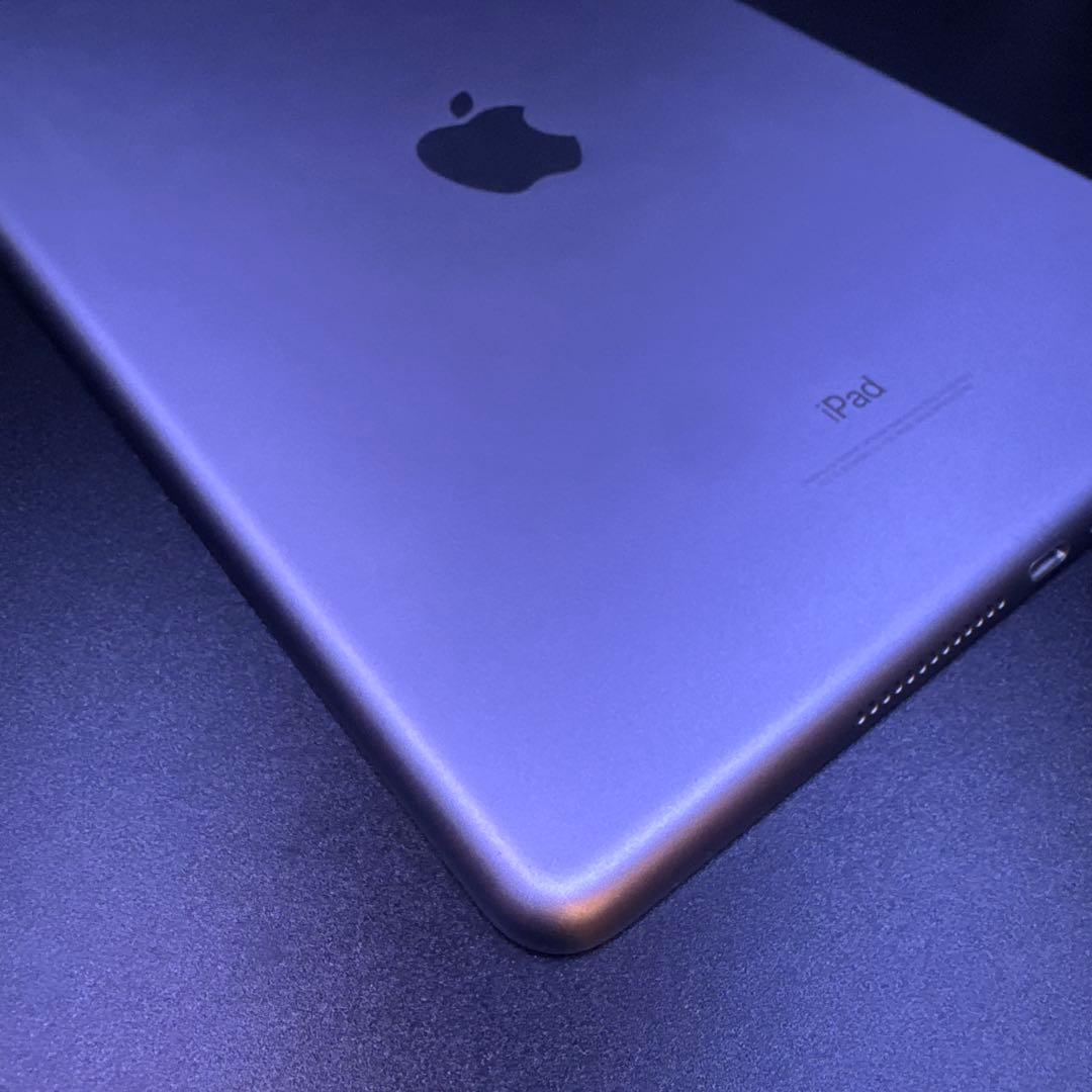 プ*ぇ様 iPad 第6世代 128GB スペースグレイ WIFIモデル 中古