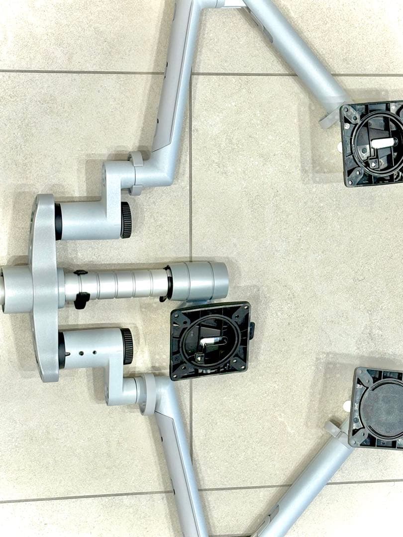 フロー　モニターアーム　usmハラー テーブル　トリプル