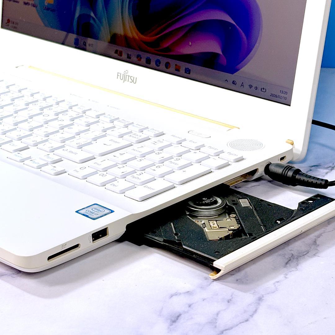 美品☆Corei7・8GB・SSD・MSOffice付 ホワイト ノートパソコン