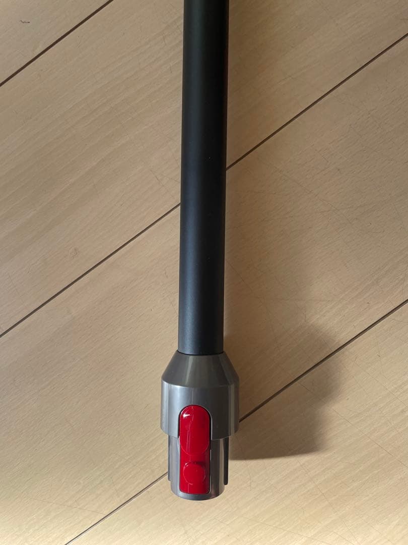 【美品】Dyson V8 Slim Fluffy 2024年製