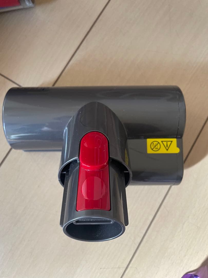 【美品】Dyson V8 Slim Fluffy 2024年製