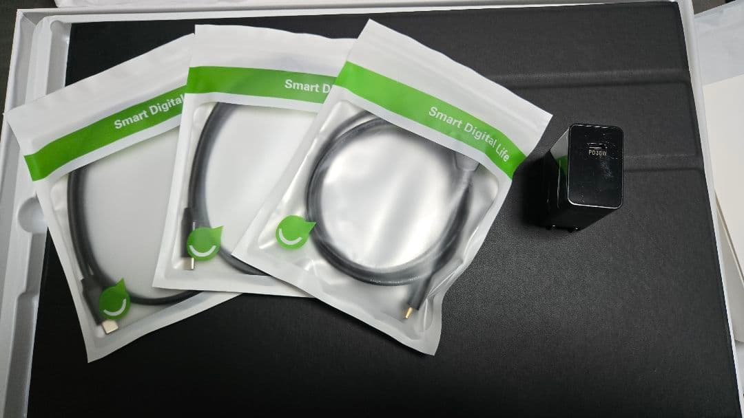 UPERFECT モバイルモニター 18インチ 2K DCI-P3 144Hz