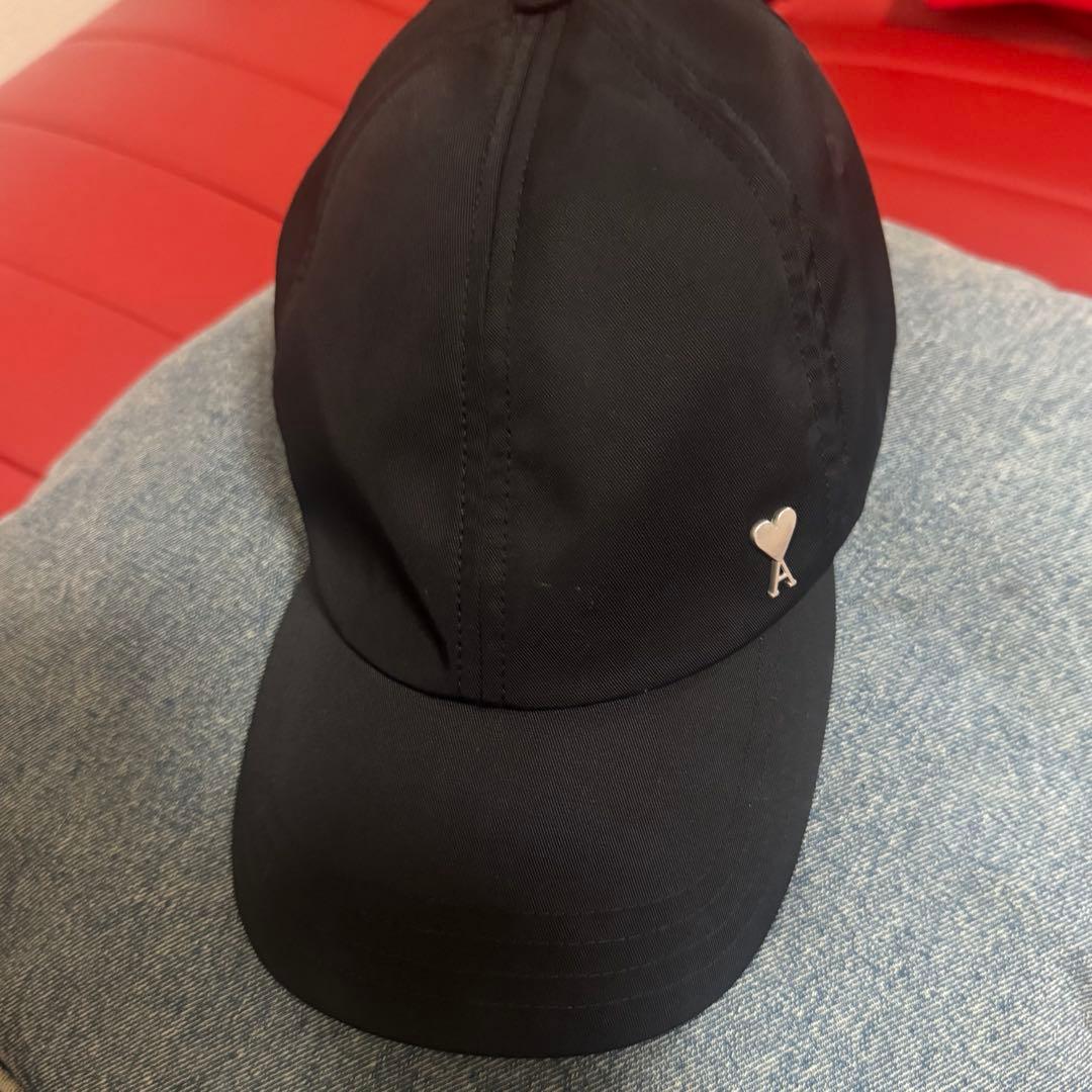 【美品】AMI PARIS AMI DE COEUR スタッドキャップ