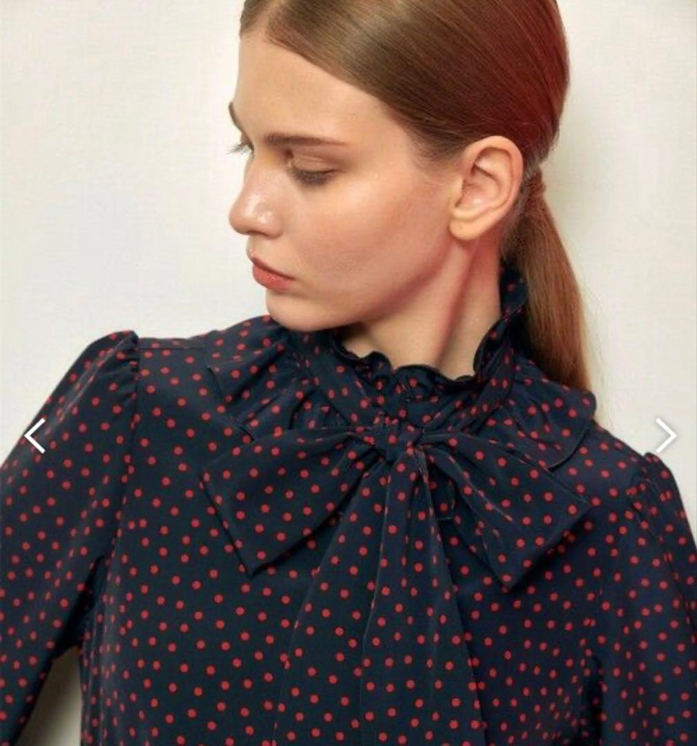 レッド系)LOULOU WILLOUGHBY ヴィーナスデシンドットブラウス