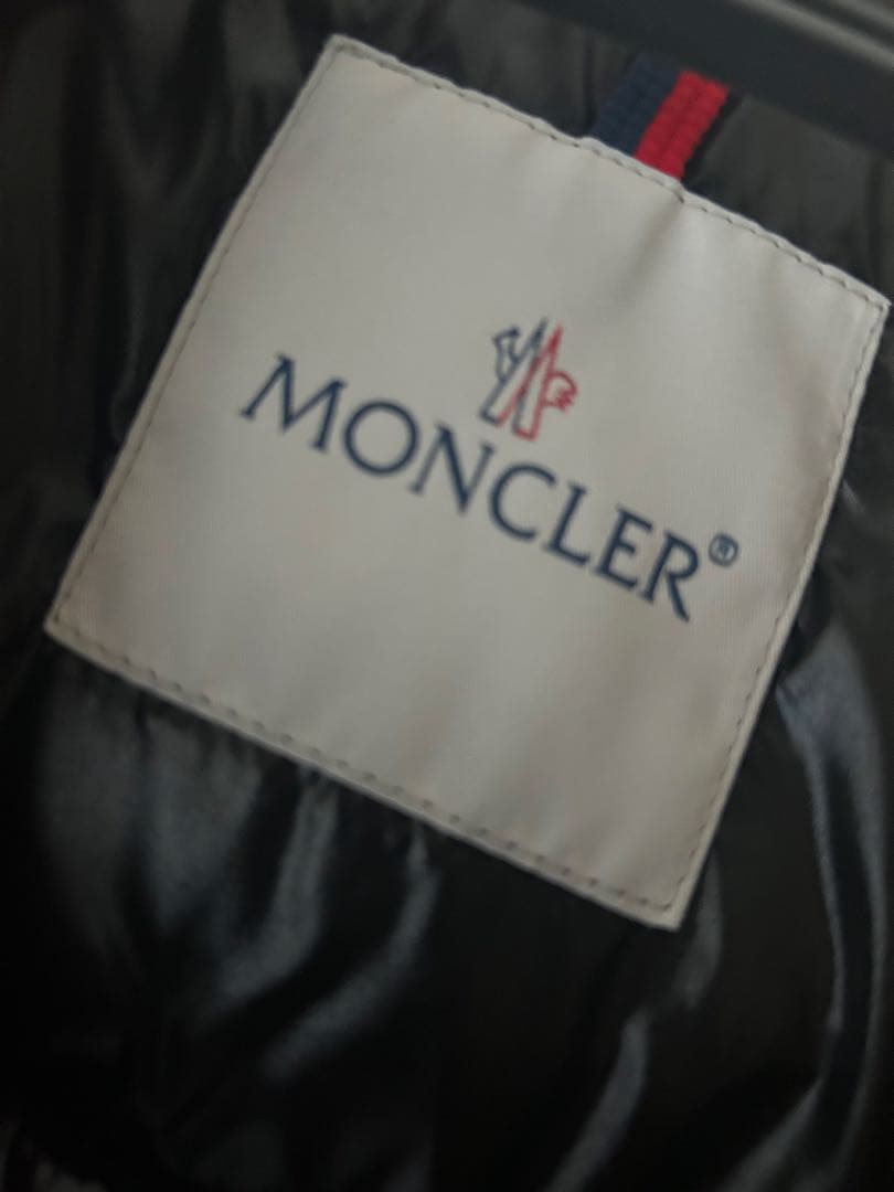 【ラスト3時間セール！】MONCLER ベージュ ダウンジャケット