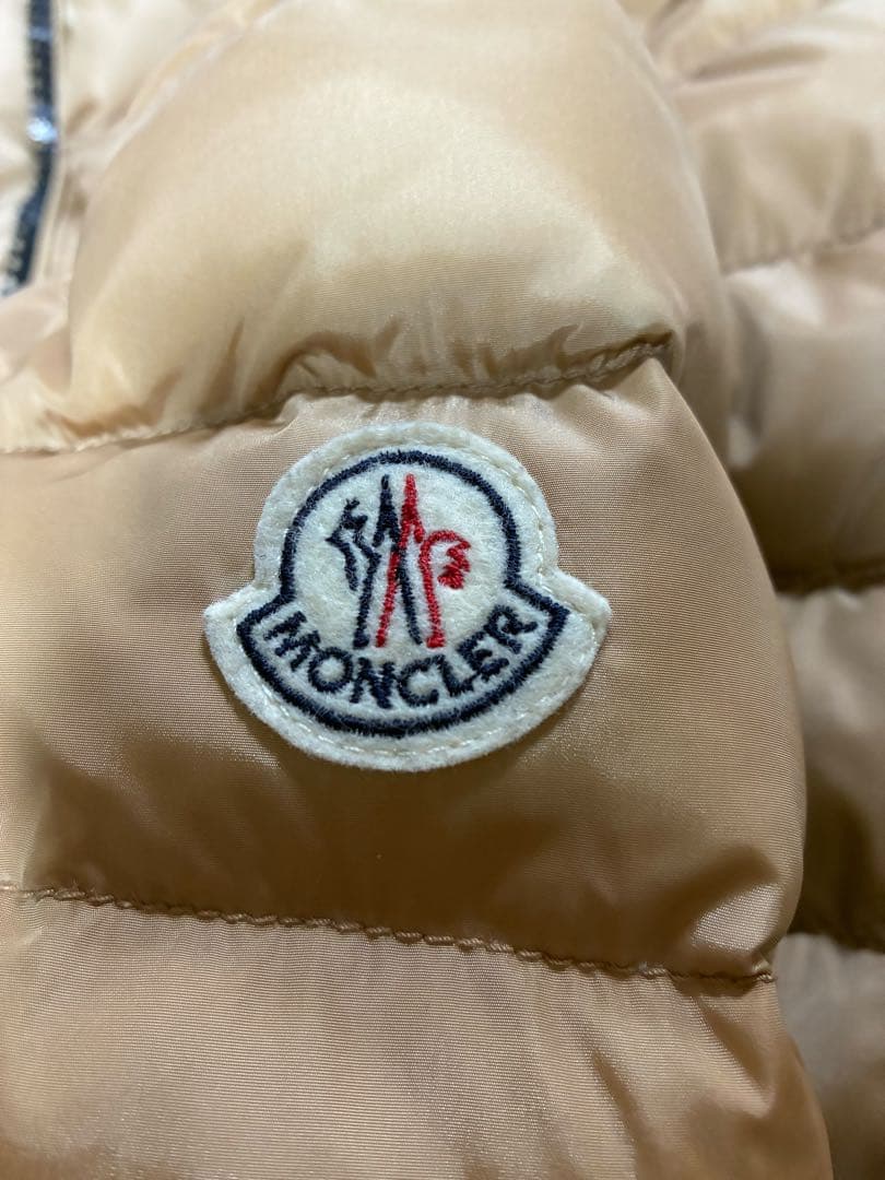 【ラスト3時間セール！】MONCLER ベージュ ダウンジャケット