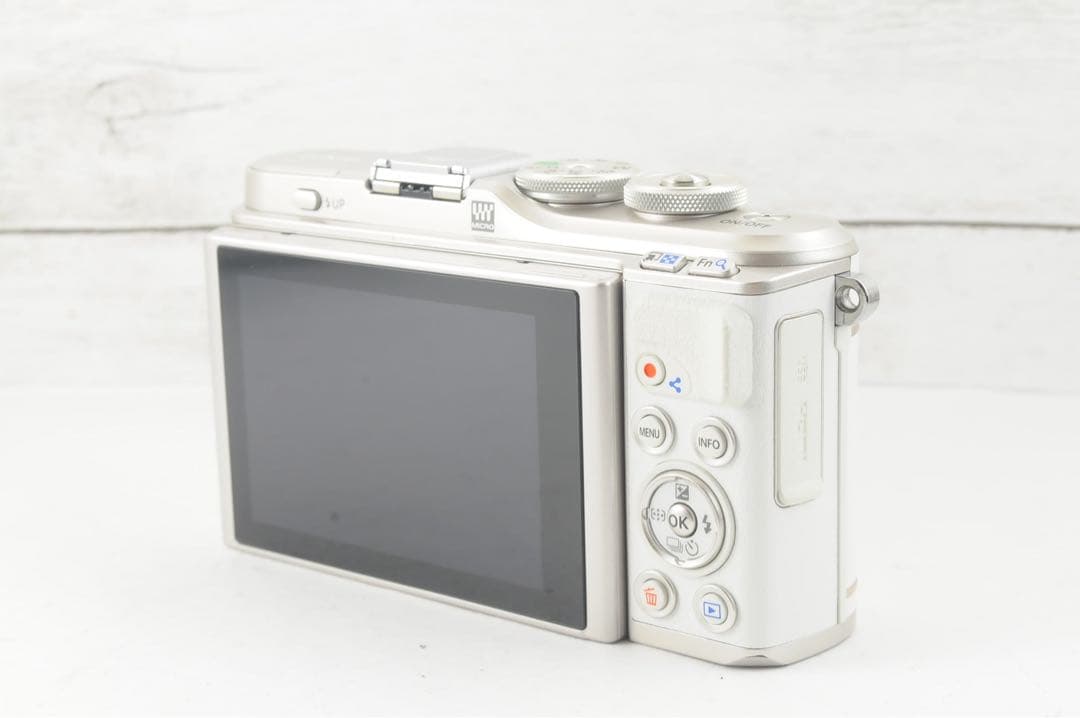 ❤️シャッター数605枚❤️Wi-Fi &自撮り❤️OLYMPUS E-PL10