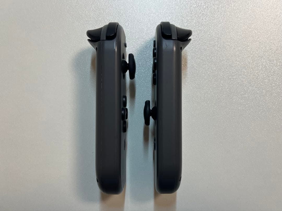 美品Nintendo Switch ブラック 本体 付属品あり 箱無し