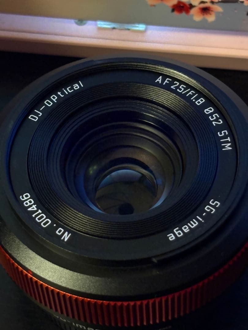 SG-image 25mm F1.8 AF 赤