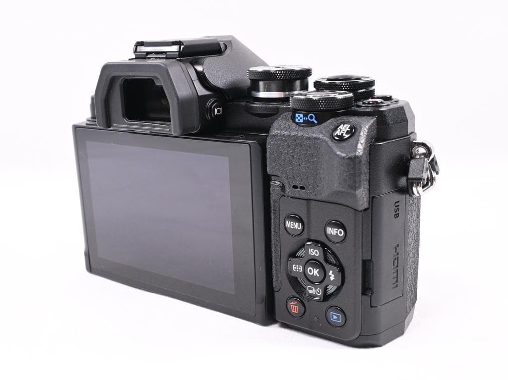 オリンパス OM-D E-M10 Mark IV ダブルズームキット S数378