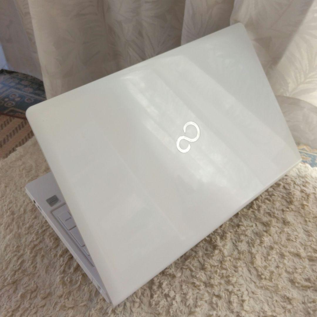 千44 カメラ 美品　メモリ8GB Office ノートパソコン