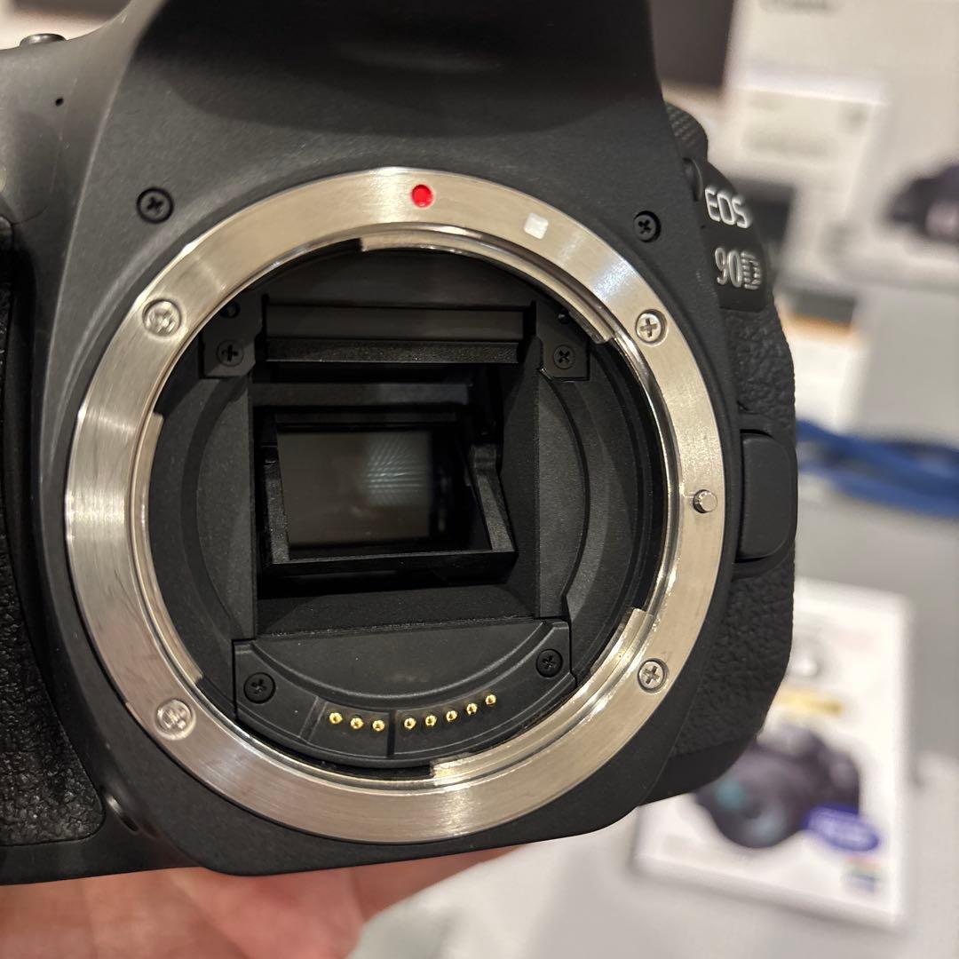【極美品】Canon EOS 90D ボディ　ショット数2000未満