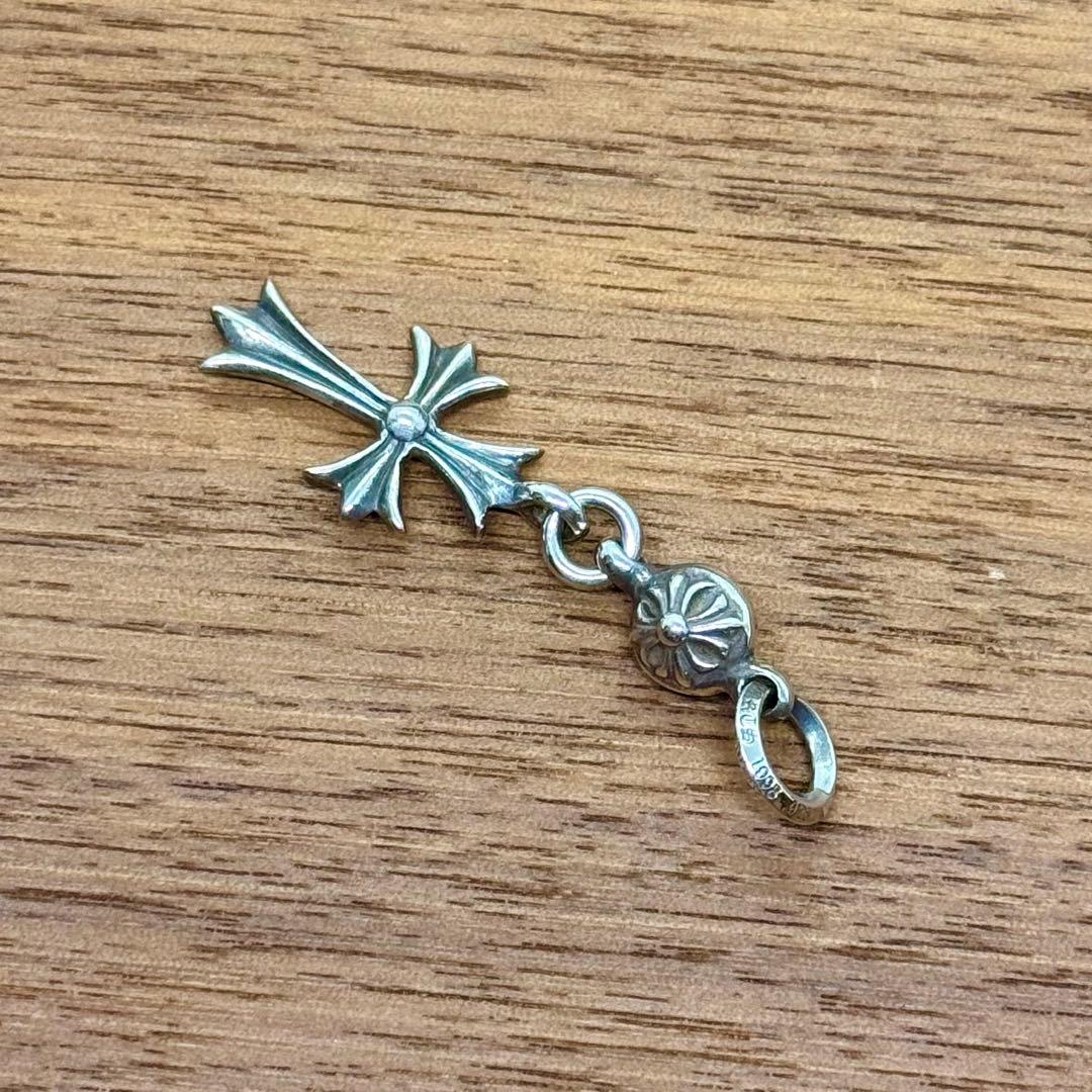 クロムハーツ　1ボールタイニーCHクロスチャーム