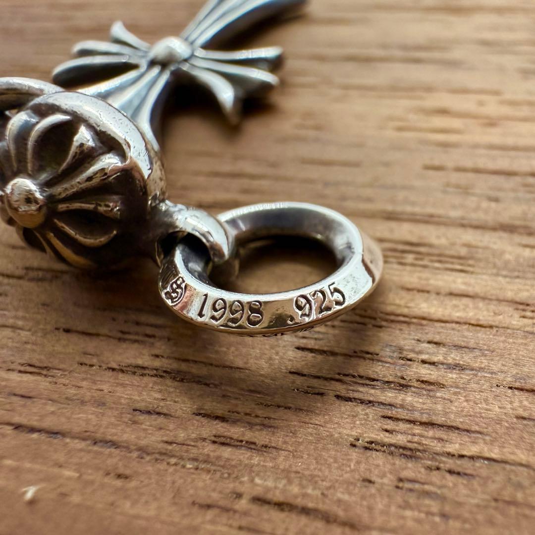 クロムハーツ　1ボールタイニーCHクロスチャーム