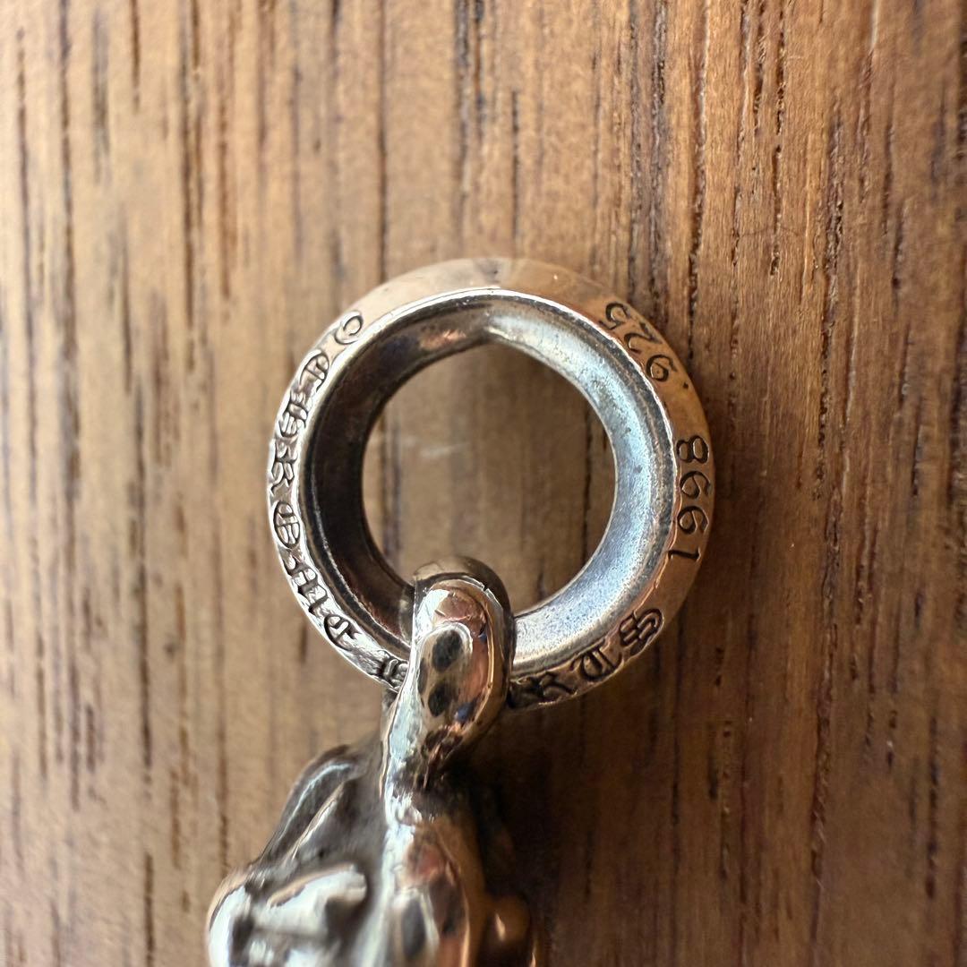 クロムハーツ　1ボールタイニーCHクロスチャーム