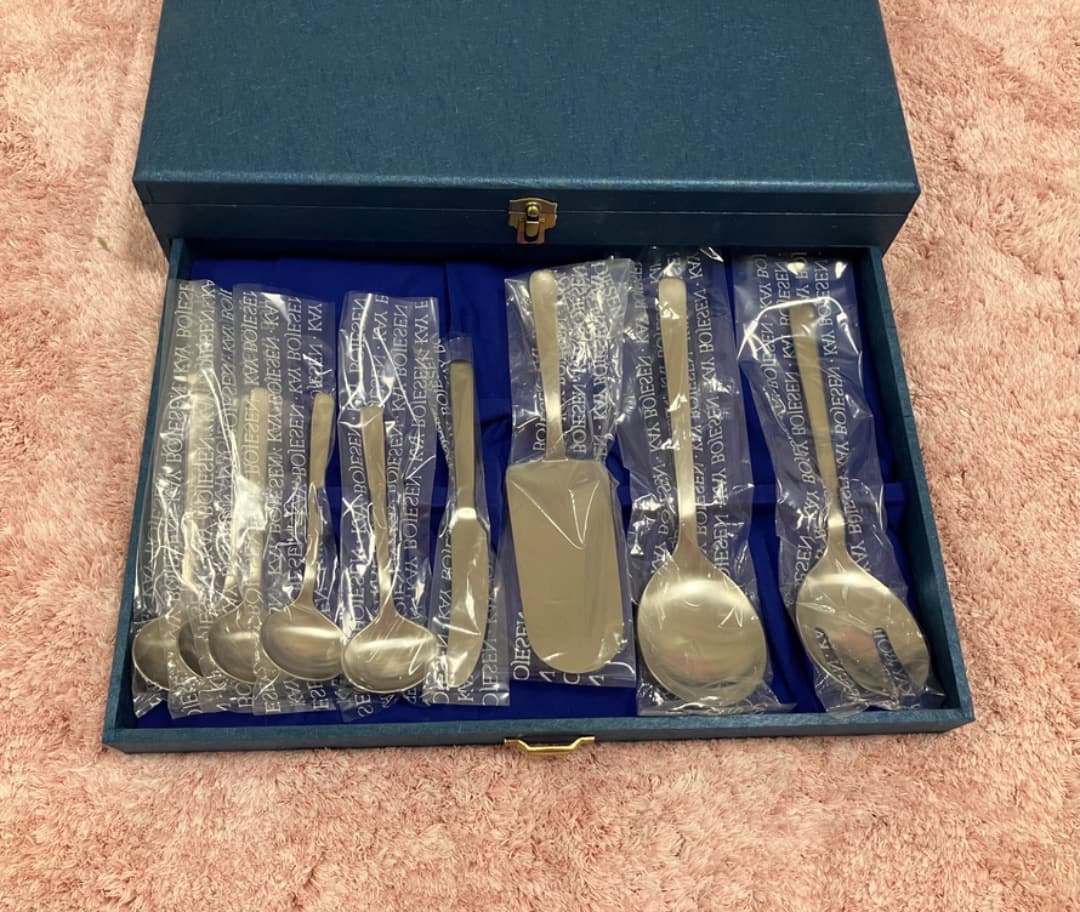 カイボイスン⭐︎カトラリーつや消しマット加工３４点セット未使用品♪