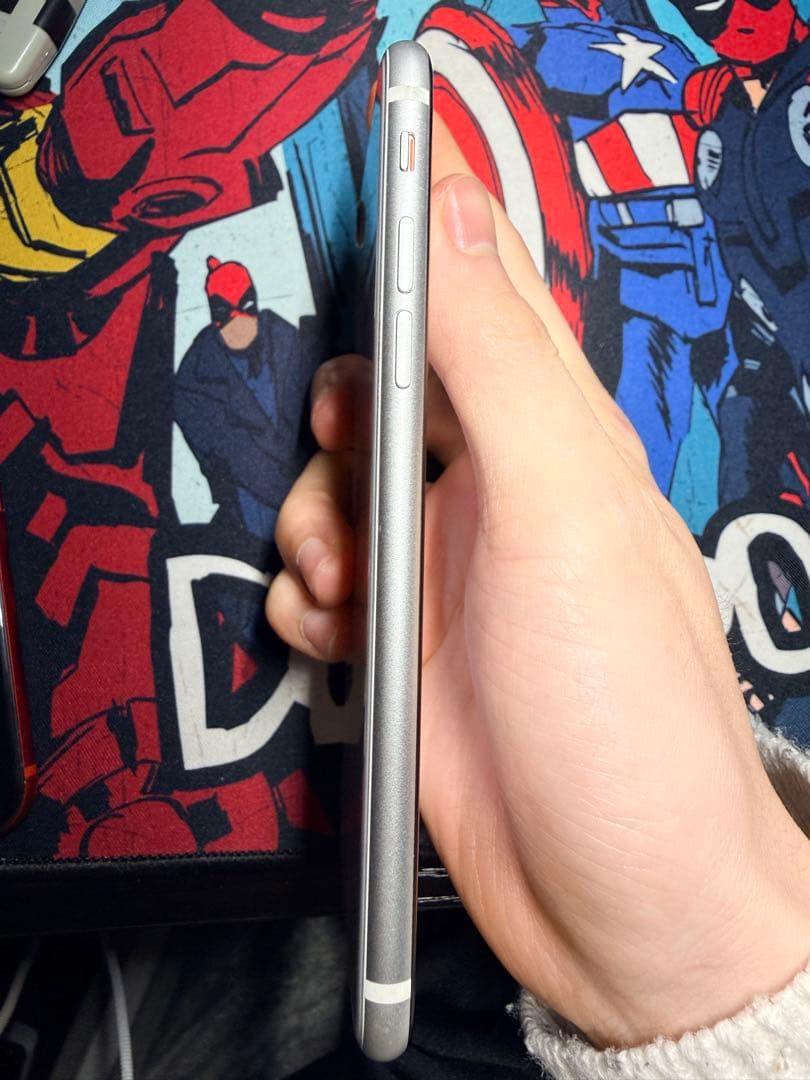 iPhone se2 64GB ホワイトsimフリー