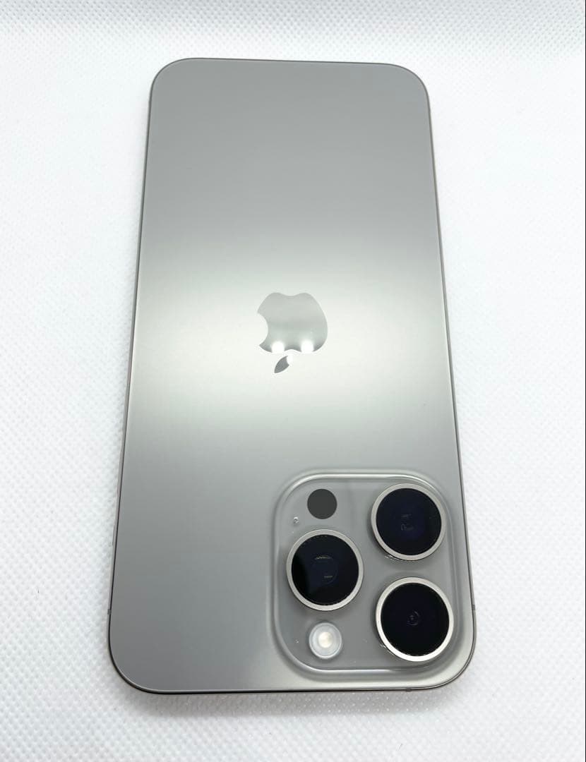 iPhone 15 Pro Max 256GB バッテリー容量100%