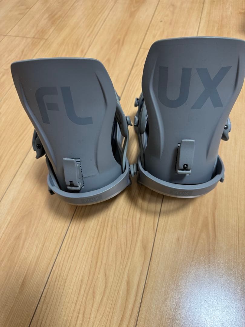 美品　FLUX CV Mサイズ　23-24