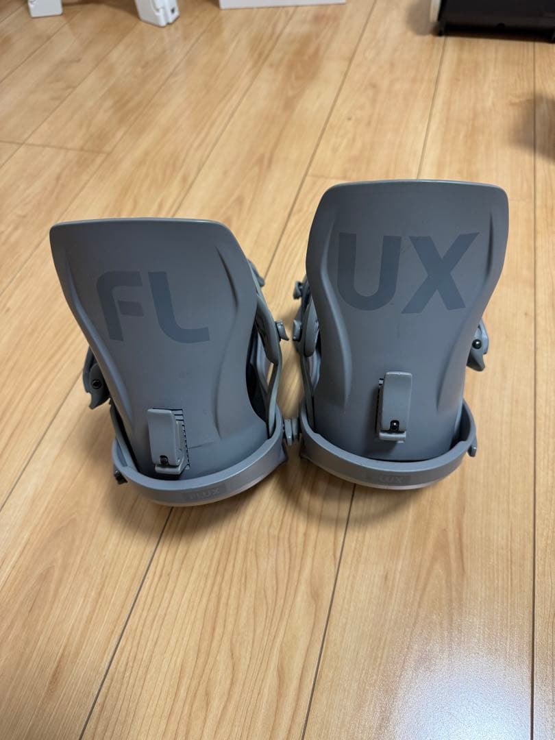 美品　FLUX CV Mサイズ　23-24