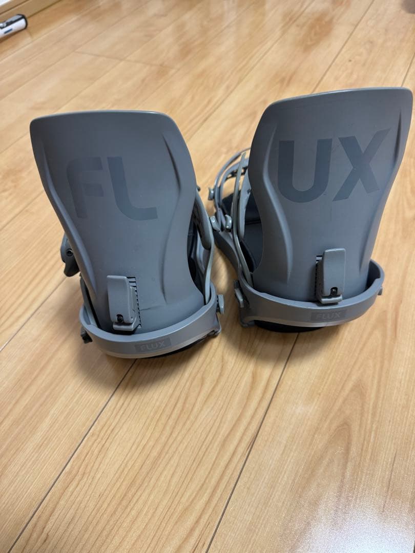 美品　FLUX CV Mサイズ　23-24