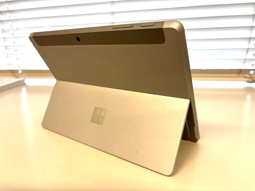 Surface Go 第一世代