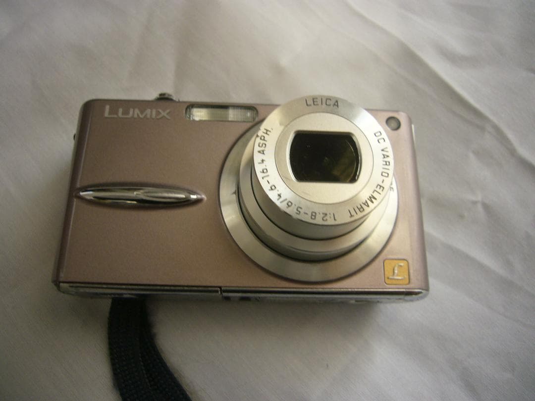 Panasonic　LUMIX DMC-FX30
