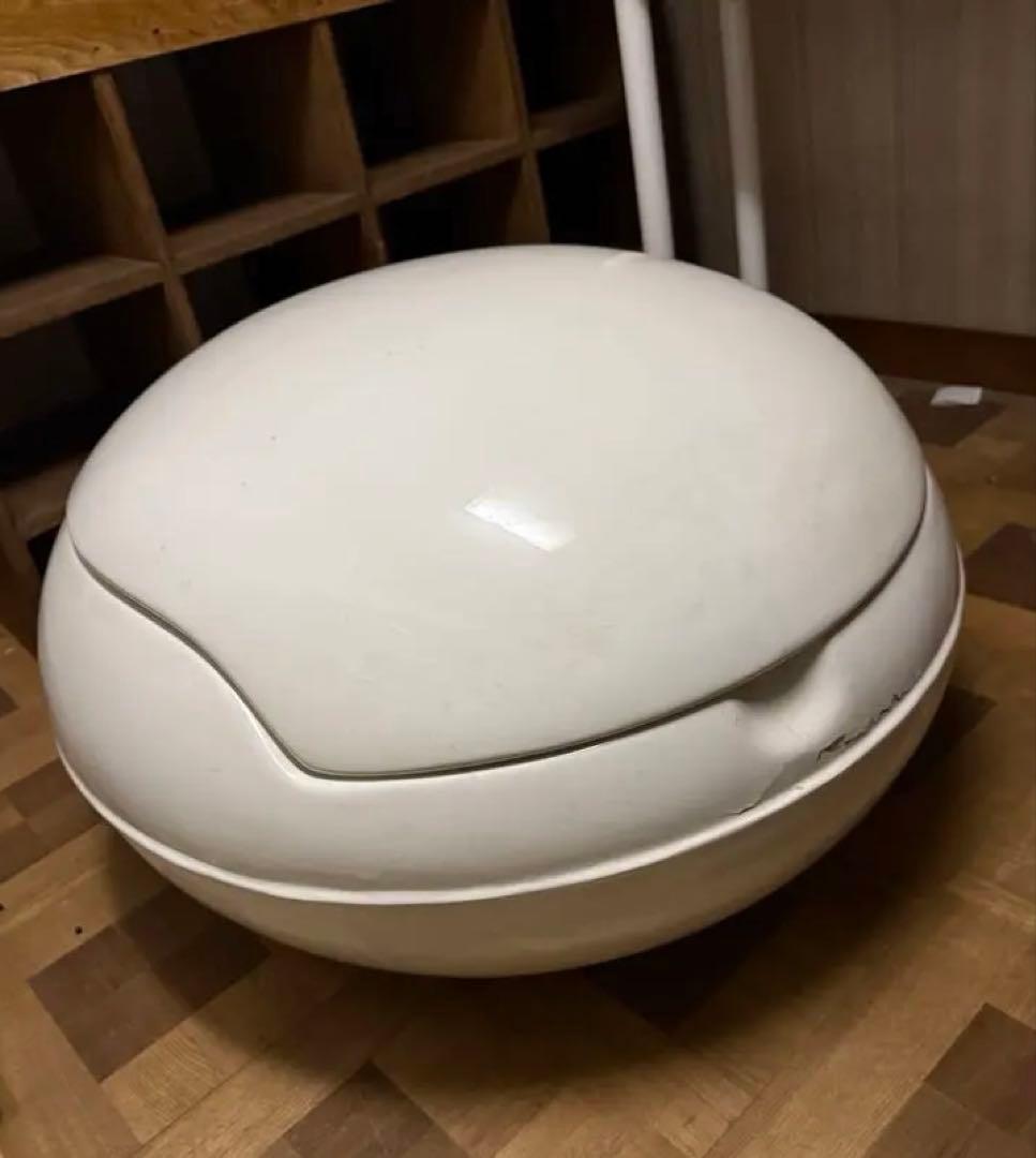 Peter Ghyczyガーデンエッグチェア。